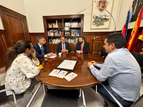 Imagen de la noticia: Melilla busca volver a la red europea del Modernismo tras visitar Alcoy