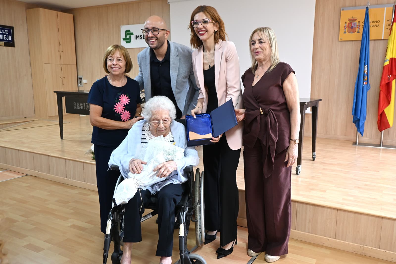 Imagen de la noticia: La Residencia de Mayores de Melilla homenajea a residentes y profesionales