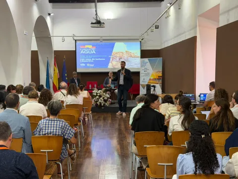Imagen de la noticia: Melilla expone en un foro de turismo su modelo de promoción a través del deporte