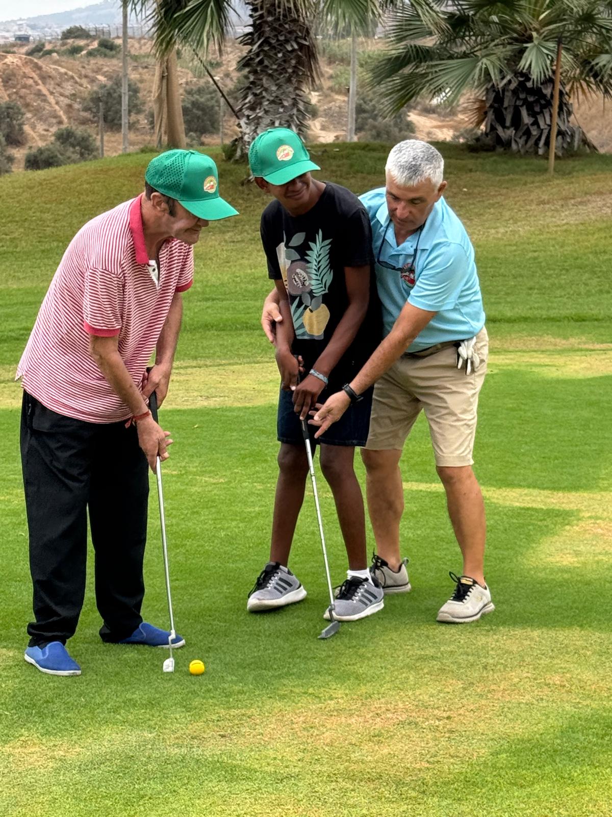 Imagen de la noticia: CAPACES y el Club Amigos del Golf celebran un clinic de golf inclusivo