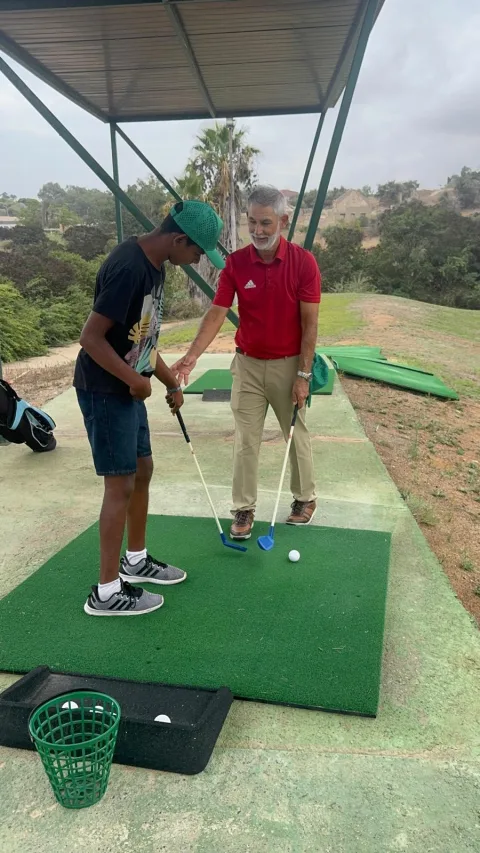 Imagen de la noticia: CAPACES y el Club Amigos del Golf celebran un clinic de golf inclusivo