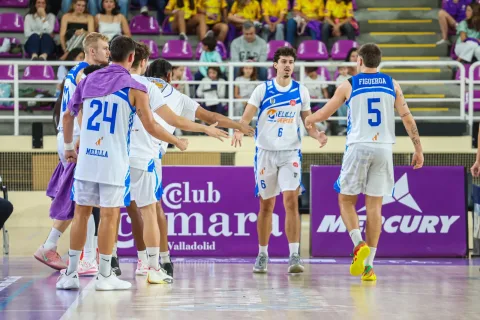 Imagen de la noticia: El Melilla Ciudad del Deporte gana en Valladolid en su debut liguero (59-70)