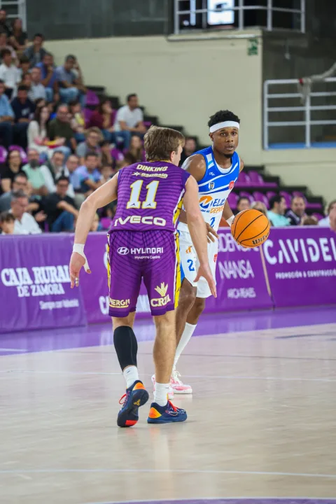 Imagen de la noticia: El Melilla Ciudad del Deporte gana en Valladolid en su debut liguero (59-70)