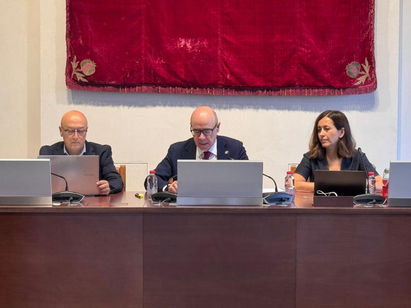 Imagen de la noticia: La Universidad de Granada concede su Medalla de Oro a Melilla