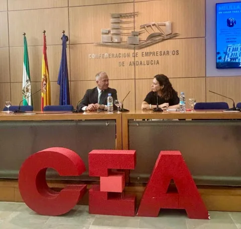 Imagen de la noticia: Melilla busca inversión digital en Sevilla con el respaldo de la Junta y la CEA