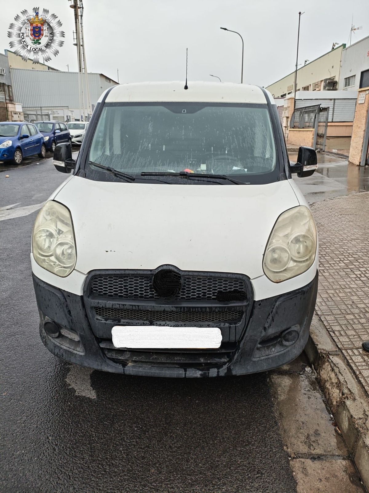 Imagen de la noticia: Policía Local inmoviliza un coche matriculado en Países Bajos por falsedad documental