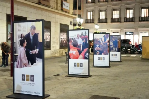 Imagen de la noticia: Melilla instala una exposición sobre la Casa Real en la calle Cándido Lobera