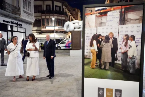 Imagen de la noticia: Melilla instala una exposición sobre la Casa Real en la calle Cándido Lobera