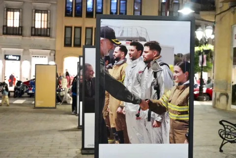 Imagen de la noticia: Melilla instala una exposición sobre la Casa Real en la calle Cándido Lobera
