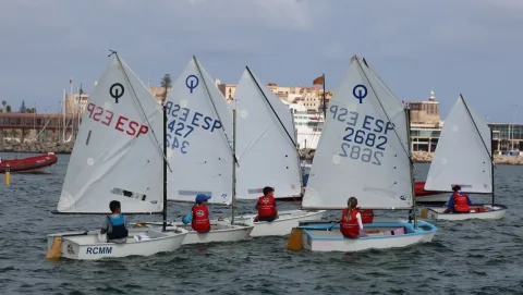 Imagen de la noticia: Vicente de Juan lidera la Regata de los Juegos del Agua antes de la jornada final