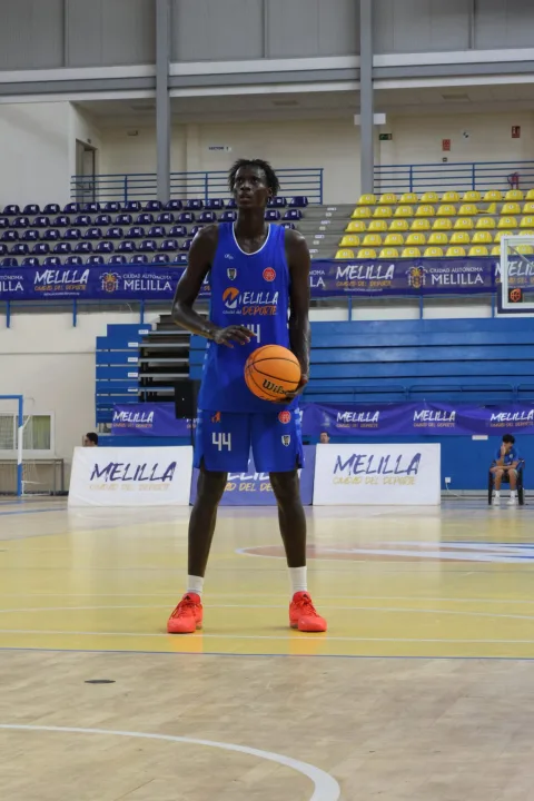 Imagen de la noticia: El Melilla Ciudad del Deporte gana en su estreno en casa al Clínica Ponferrada (82-69)