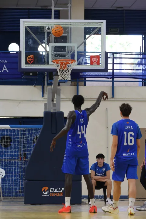 Imagen de la noticia: El Melilla Ciudad del Deporte gana en su estreno en casa al Clínica Ponferrada (82-69)