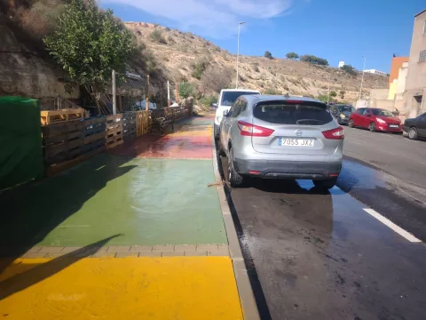 Imagen de la noticia: Medio Ambiente concluye una campaña de limpieza en cuatro zonas de Melilla