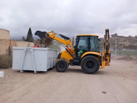 Imagen de la noticia: Medio Ambiente concluye una campaña de limpieza en cuatro zonas de Melilla