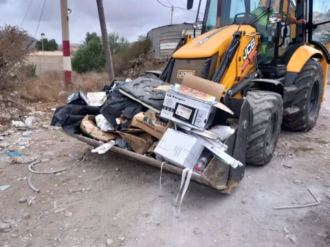 Imagen de la noticia: Medio Ambiente concluye una campaña de limpieza en cuatro zonas de Melilla