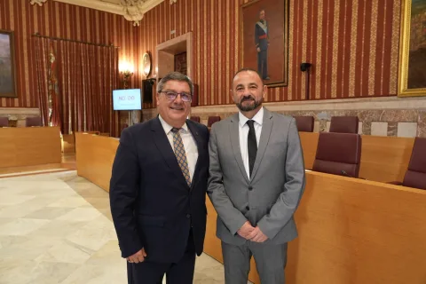 Imagen de la noticia: Francisco Díaz recibe el Giraldillo de Honor en el Encuentro de Casas Regionales de Sevilla