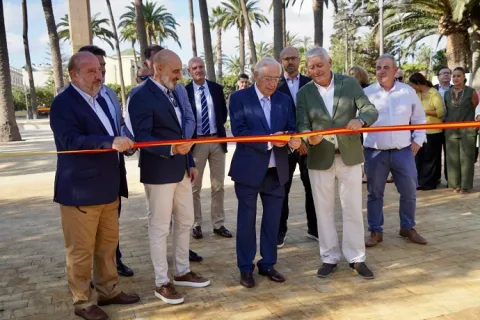 Imagen de la noticia: Melilla inaugura la remodelación de la plaza de España tras 3,8 millones de inversión