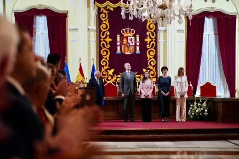 Imagen de la noticia: Imbroda entrega las Llaves de la Ciudad a los Reyes: «Melilla no es de España, es España»