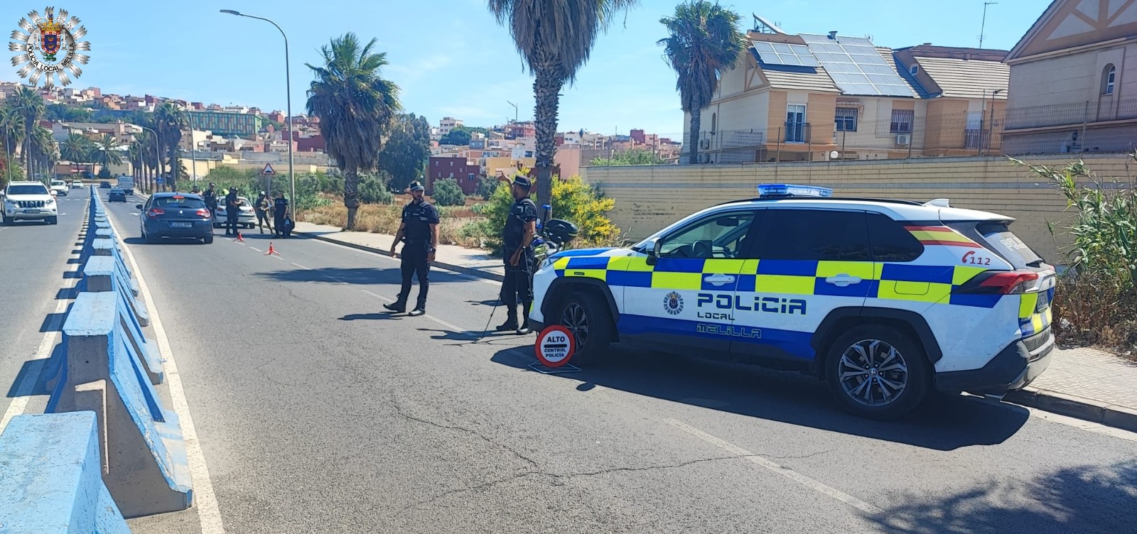 Imagen de la noticia: La Policía Local denuncia a 130 conductores en la campaña contra las distracciones al volante