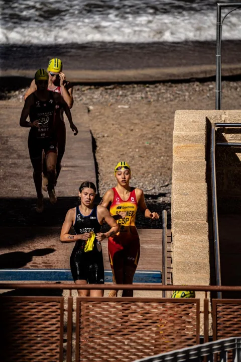 Imagen de la noticia: Seis triatletas españoles pelearán por las medallas este sábado en la Ensenada de los Galápagos