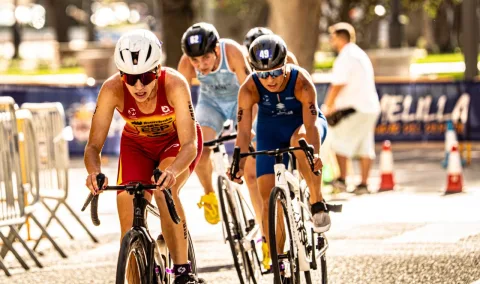 Imagen de la noticia: Seis triatletas españoles pelearán por las medallas este sábado en la Ensenada de los Galápagos
