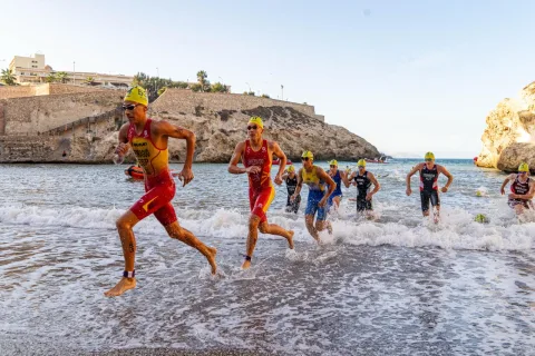 Imagen de la noticia: Seis triatletas españoles pelearán por las medallas este sábado en la Ensenada de los Galápagos