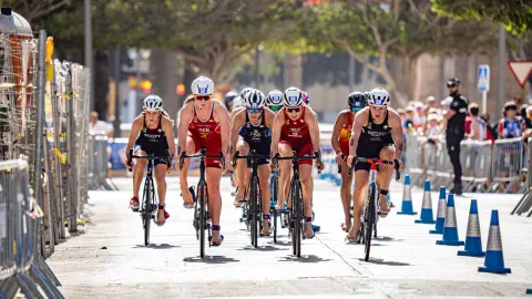 Imagen de la noticia: Seis triatletas españoles pelearán por las medallas este sábado en la Ensenada de los Galápagos