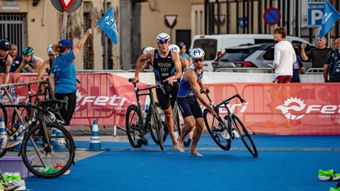 Imagen de la noticia: Seis triatletas españoles pelearán por las medallas este sábado en la Ensenada de los Galápagos