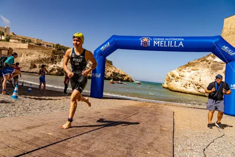 Imagen de la noticia: Seis triatletas españoles pelearán por las medallas este sábado en la Ensenada de los Galápagos