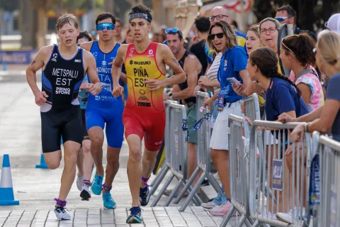 Imagen de la noticia: Víctor Fernández se queda a siete segundos del oro y logra el bronce europeo en Melilla