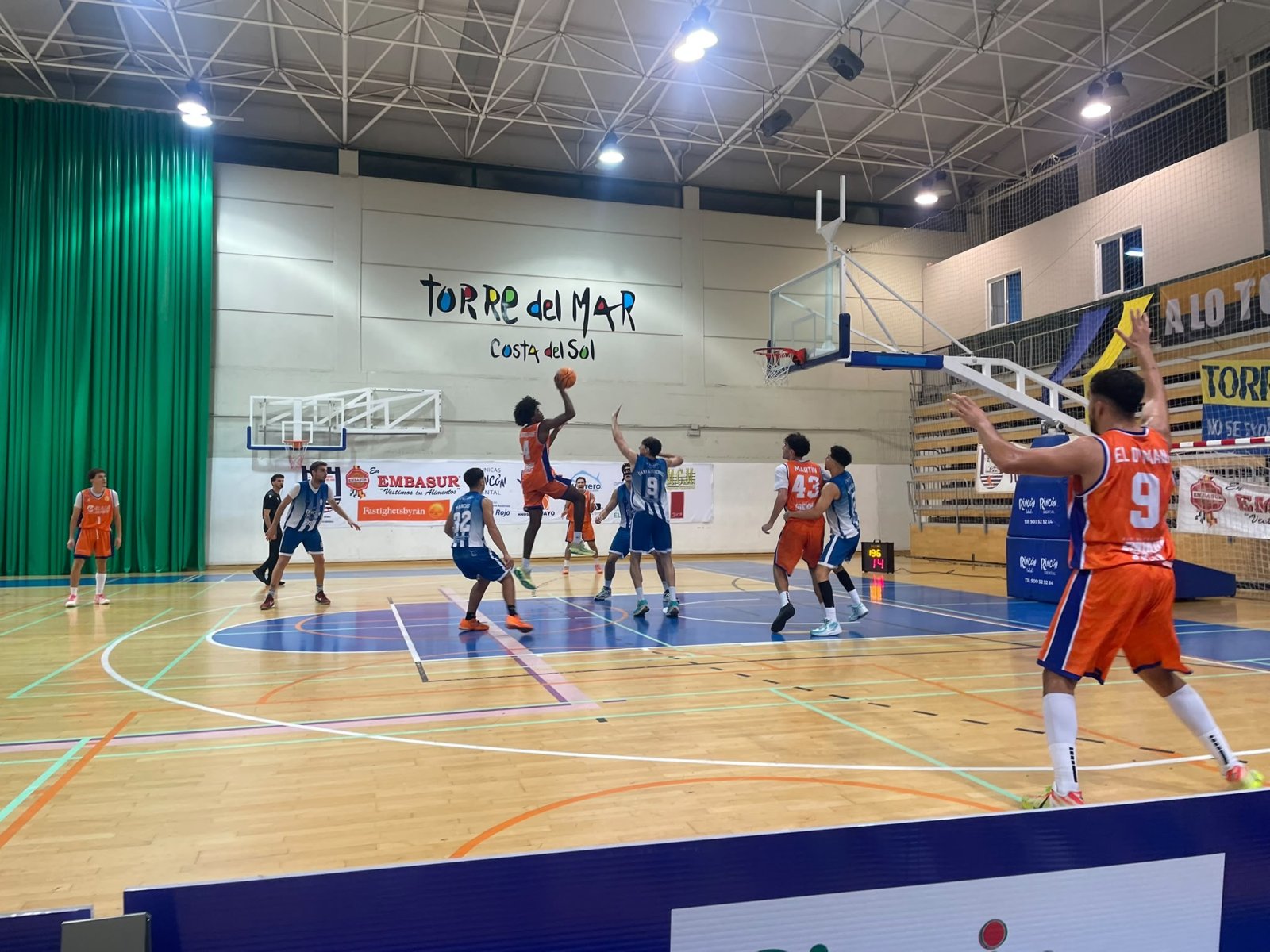 Imagen de la noticia: El Enrique Soler remonta en Torre del Mar y gana 67-79 con 18 puntos de El Otmani