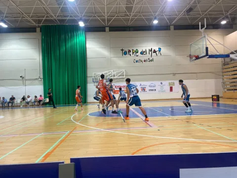 Imagen de la noticia: El Enrique Soler remonta en Torre del Mar y gana 67-79 con 18 puntos de El Otmani