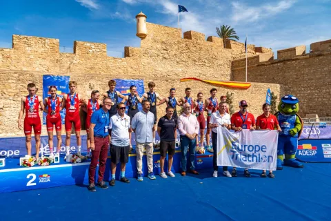 Imagen de la noticia: Los II Juegos del Agua cierran con el bronce europeo de Víctor Fernández y el título de Álvaro Jiménez