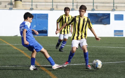 Imagen de la noticia: UD Melilla, Peña Real Madrid B y Atlético Melilla A ganan las primeras finales de la Copa Federación