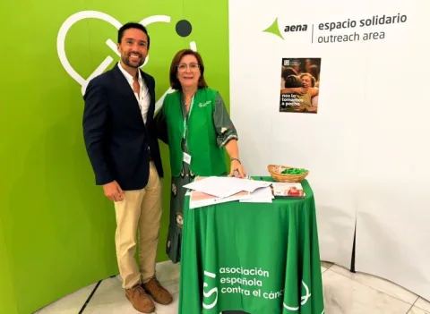 Imagen de la noticia: La AECC informa en el Aeropuerto de Melilla sobre la prevención del cáncer de mama