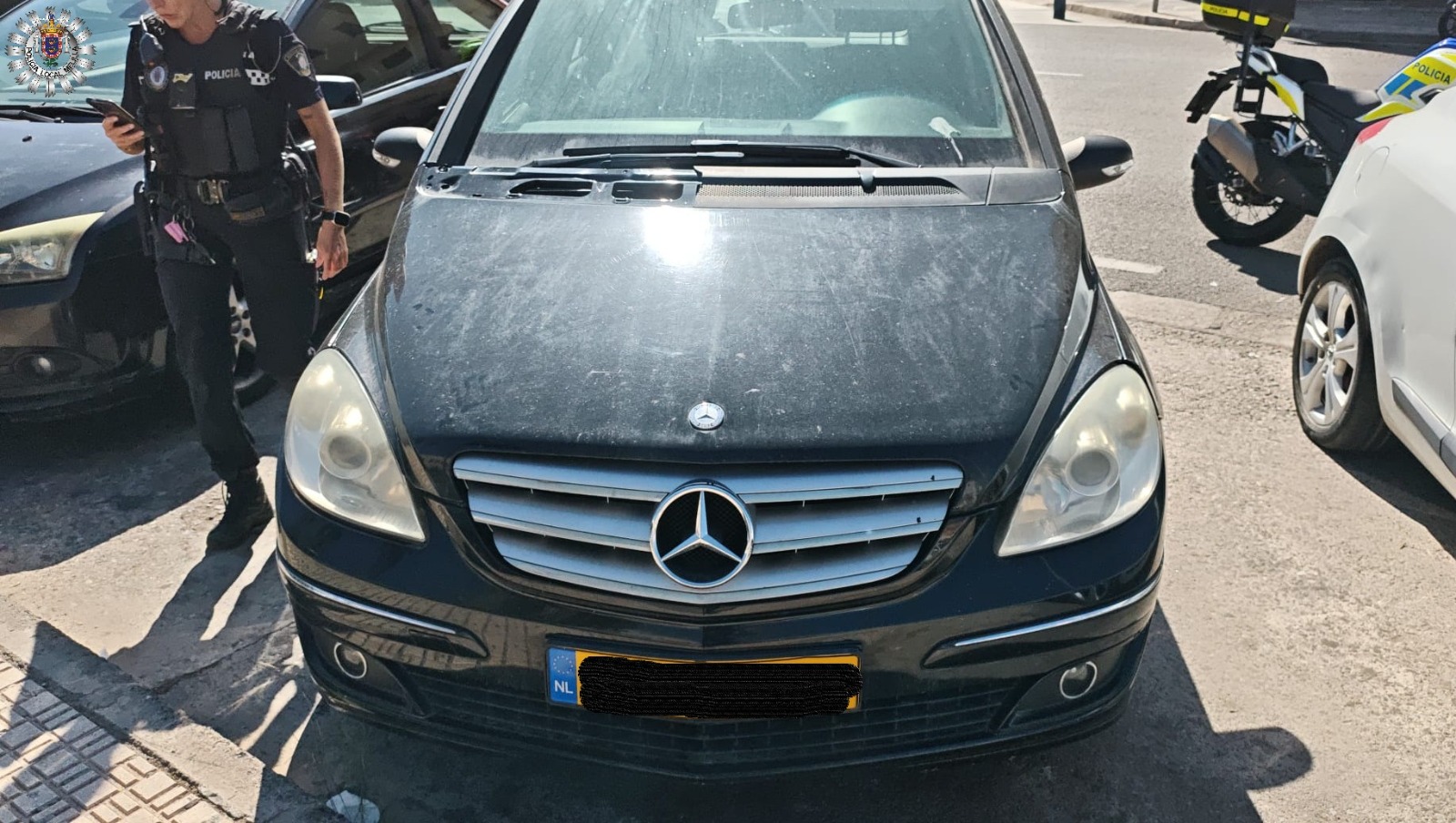Imagen de la noticia: Detenida una mujer por falsificar la documentación de un coche extranjero