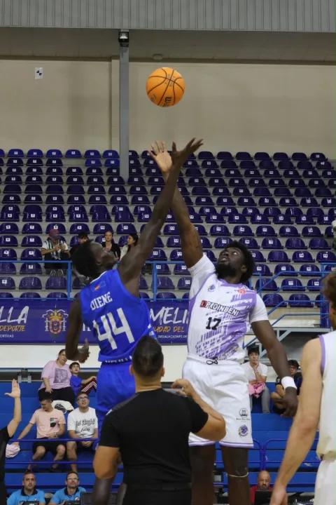 Imagen de la noticia: El Melilla Ciudad del Deporte arrolla al Gandía y jugará los octavos de la Copa España