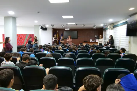Imagen de la noticia: Arranca en Melilla 'Operación Democracia' para 1.400 alumnos de ESO