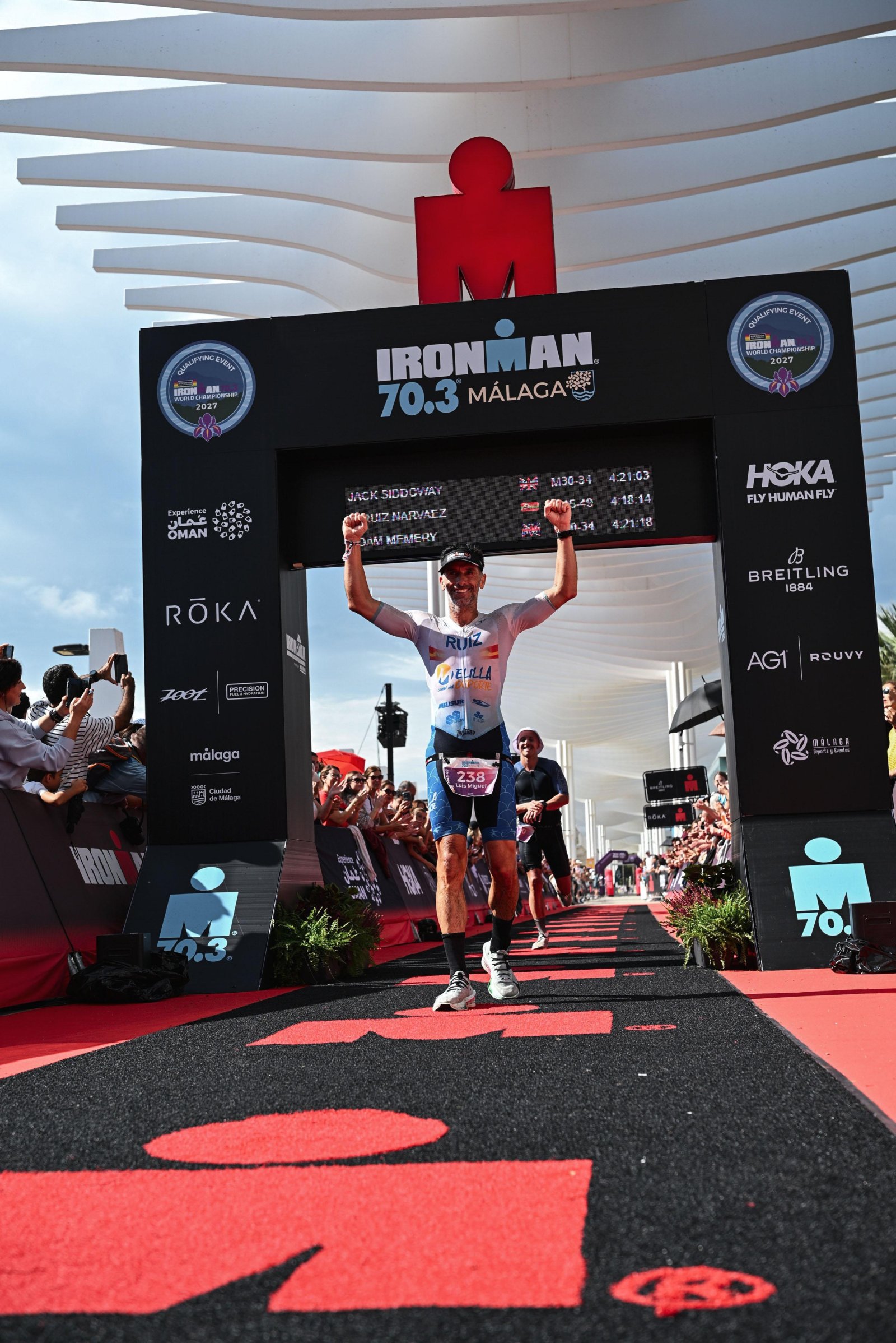 Imagen de la noticia: Luismi Narváez gana su categoría en el Ironman 70.3 de Málaga