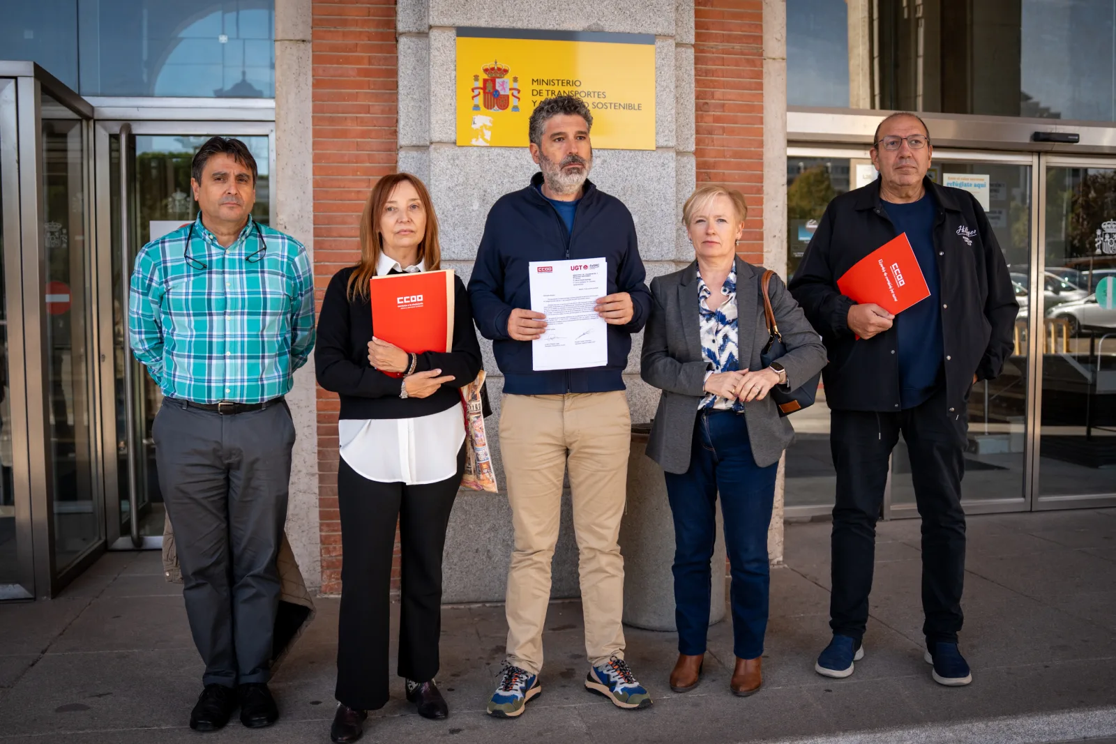 Imagen de la noticia: CCOO y UGT registran su propuesta de servicios mínimos para el 11N