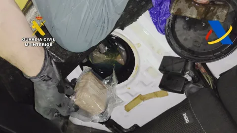 Imagen de la noticia: La Guardia Civil incauta 25 kilos de hachís en el Puerto de Melilla