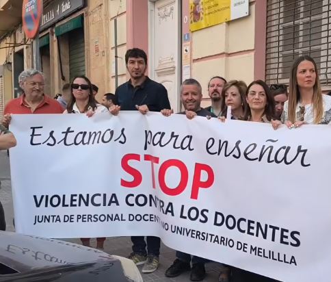 Imagen de la noticia: El profesorado se concentra el lunes frente al IES Rusadir por las agresiones