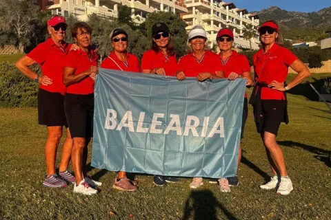 Imagen de la noticia: El Club Amigos del Golf logra un tercer puesto en Benalmádena
