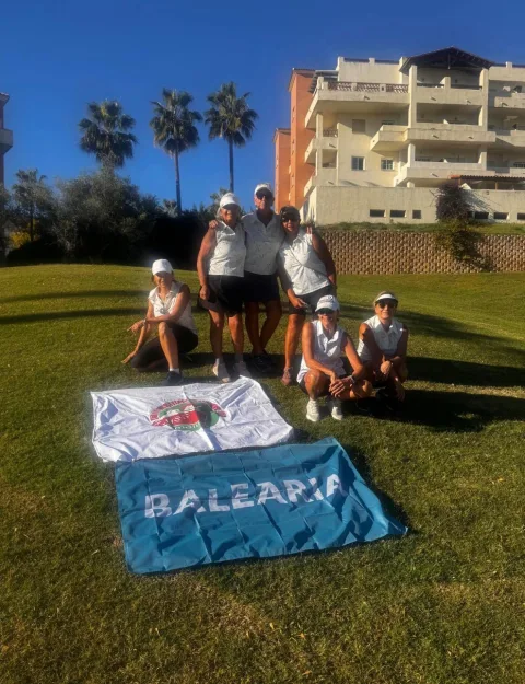 Imagen de la noticia: El Club Amigos del Golf logra un tercer puesto en Benalmádena