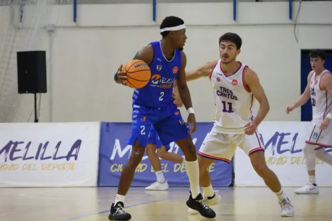 Imagen de la noticia: El Melilla Ciudad del Deporte sigue líder tras ganar al Tres Cantos (81-64)