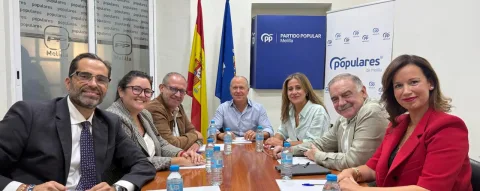 Imagen de la noticia: El PP se reúne con médicos para actualizar las carencias de la sanidad